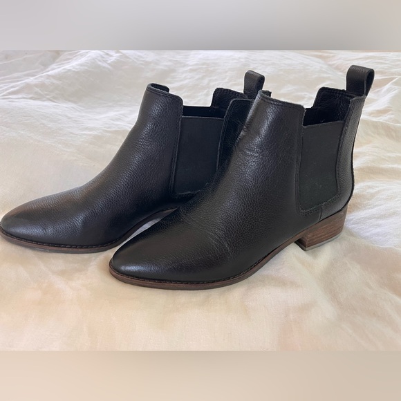 Lucky Brand Boots - Picture 1 of 3